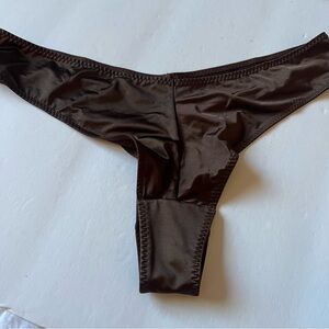 SKIMS SHINE SATIN THONG BROWN  SIZE 2X NWOT